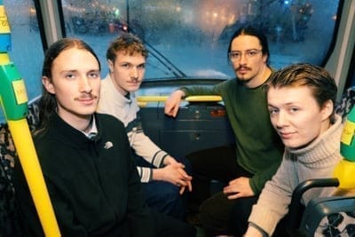 GROUNDING, das neue Projekt des Saxophonisten Fabian Deschler - ein Quartett, das den Dialog zwischen Konkretem und Abstraktem auf innovative und zugängliche Weise gestaltet. Zeitgenössischer und avantgardistischer Jazz.